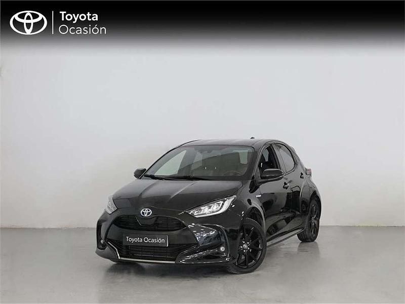 Usado Toyota Yaris Hybrid Style 116 CV (85 kW) 2021 Monovolumen