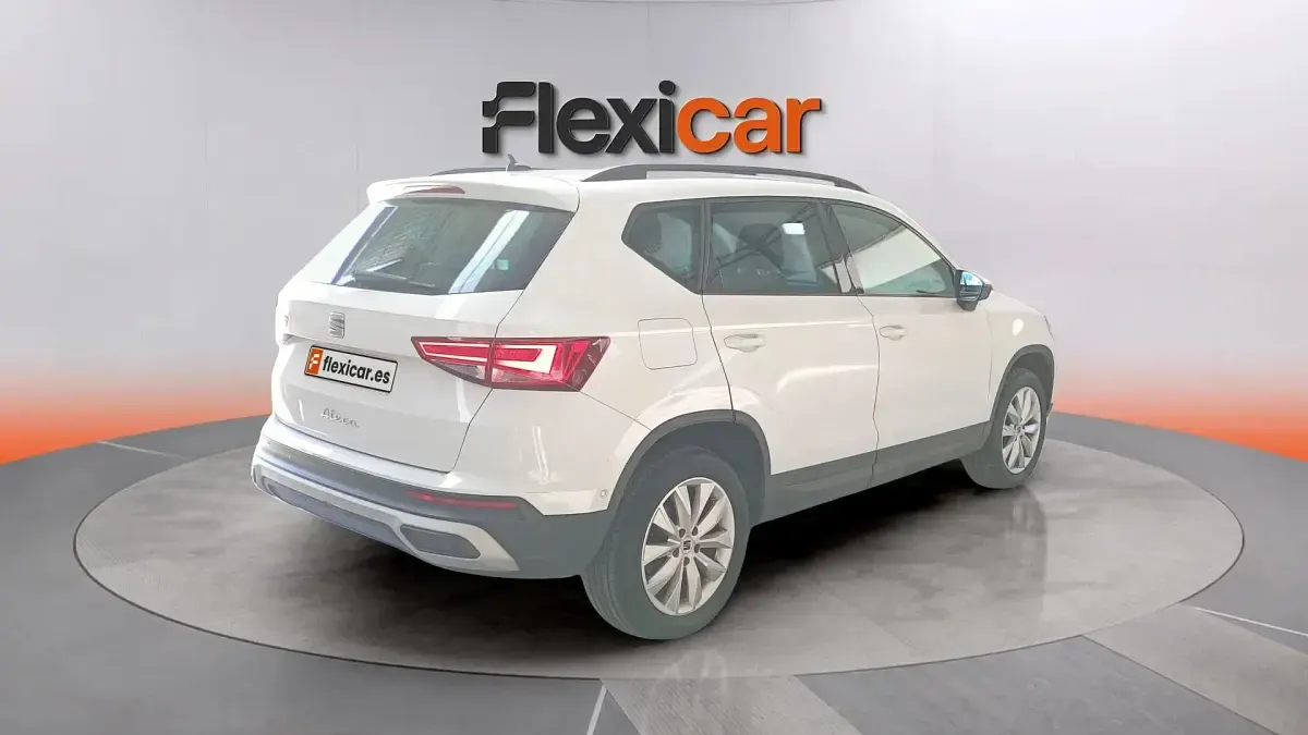 Usado Seat Ateca Style 150 CV (110 kW) 2023 Blanco SUV