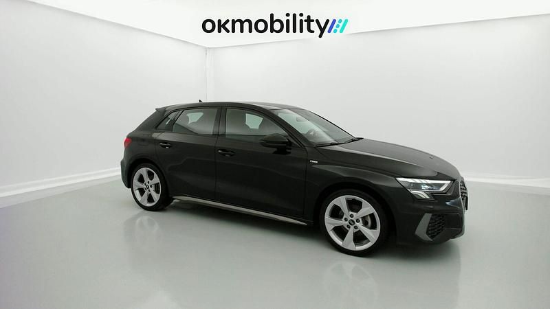 Usado Audi A3 Sportback e-tron S-Line 150 CV (110 kW) 2024 Mythosschwar met. Utilitario