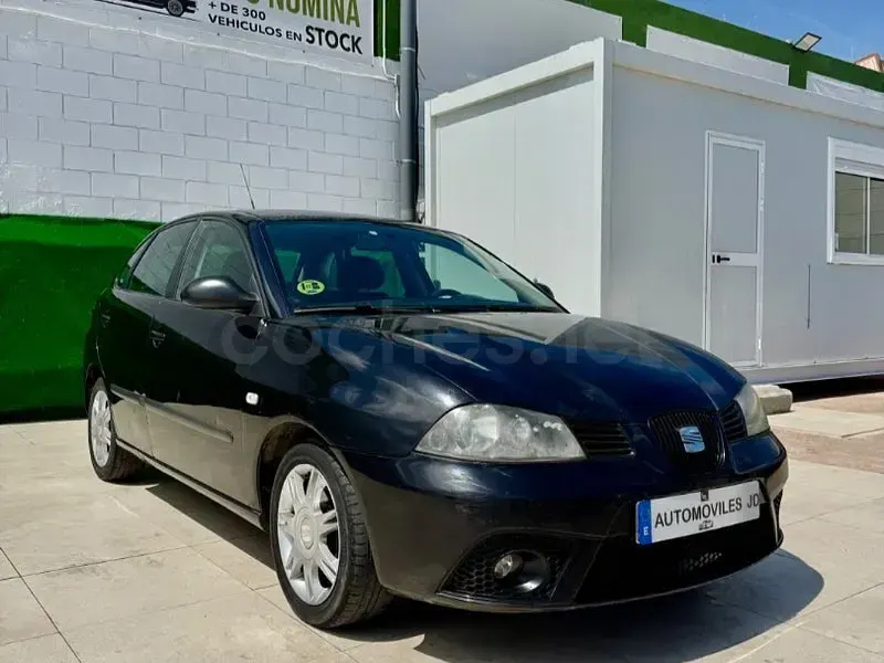 Usado Seat Ibiza Reference 80 CV (58 kW) 2007 Negro Utilitario