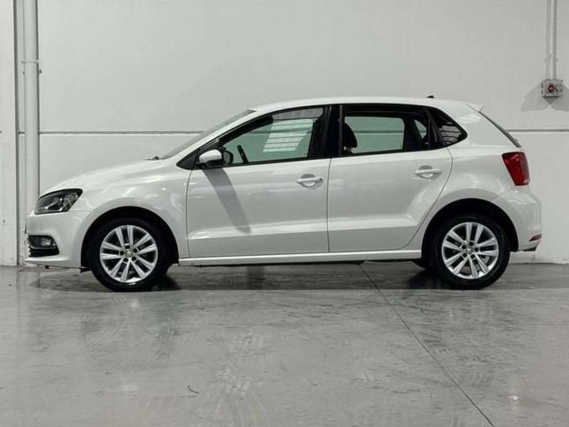 Usado VW Polo Advance 90 CV (66 kW) 2015 Azul Utilitario