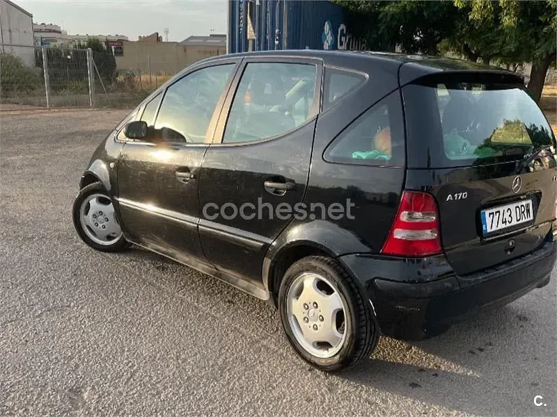 Usado Mercedes A170 Classic 90 CV (66 kW) 2002 Negro Utilitario