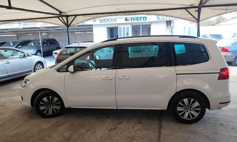 Usado VW Sharan Advance 140 CV (102 kW) 2014 Blanco Monovolumen