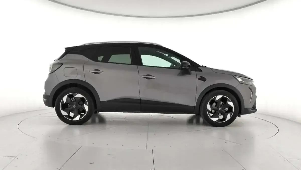 Usado Renault Captur Techno 101 CV (74 kW) 2025 Gris SUV
