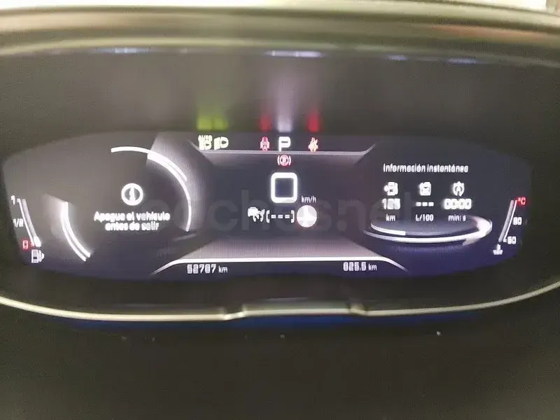 Usado Peugeot 3008 GT 130 CV (95 kW) 2023 Gris / plata SUV
