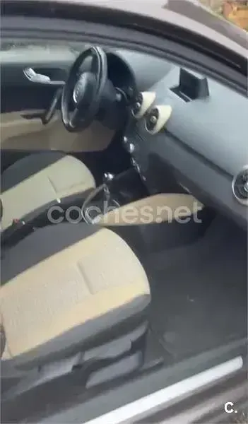 Usado Audi A1 Attraction 105 CV (77 kW) 2011 Marrón Utilitario