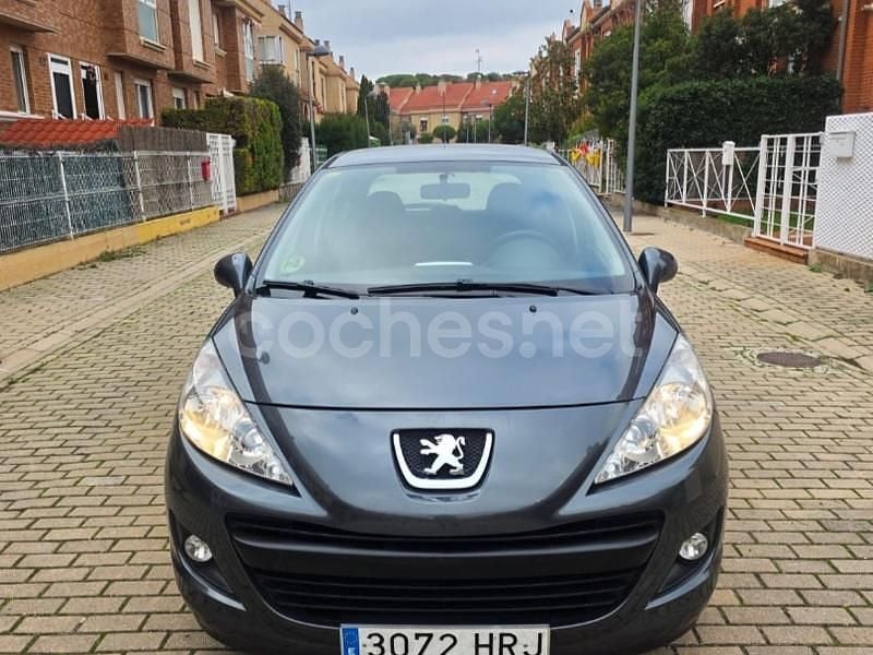 Begagnad Peugeot 207 68 HK (50 kW) 2013 Grå Sedan