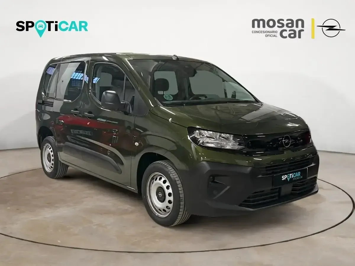 Usado Opel Combo Edition 100 CV (73 kW) 2025 Verde Monovolumen