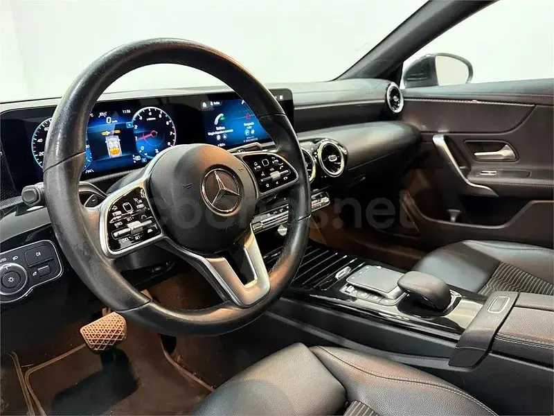 Usado Mercedes CLA180 Shooting Brake 136 CV (100 kW) 2022 Negro Familiar