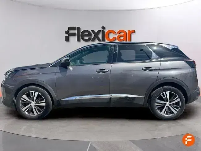 Usado Peugeot 3008 Allure 130 CV (95 kW) 2023 Gris SUV