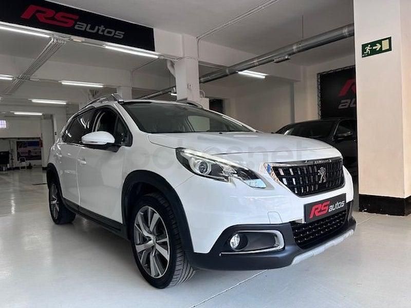 Usado Peugeot 2008 Allure 100 CV (73 kW) 2019 Blanco SUV