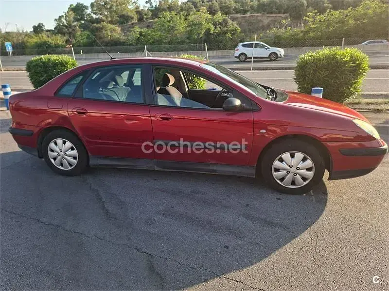 Usado Citroën C5 90 CV (66 kW) 2001 Granate Berlina