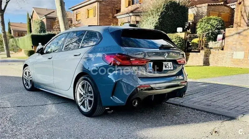 Usado BMW 118 Comfort Edition 150 CV (110 kW) 2024 Gris / plata Berlina