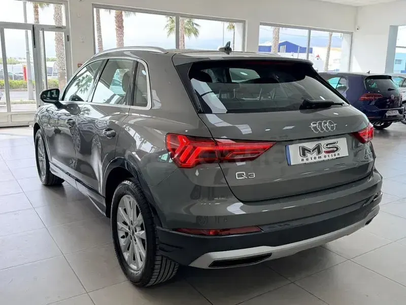 Usado Audi Q3 Advanced Plus 150 CV (110 kW) 2019 Gris / plata SUV