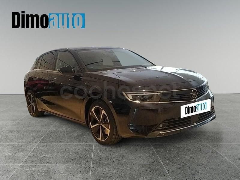 Usado Opel Astra Elegance 180 CV (132 kW) 2023 Negro Berlina
