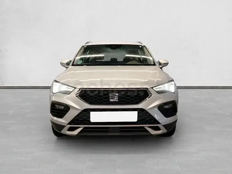 Usado Seat Ateca Style 150 CV (110 kW) 2025 Gris / plata SUV