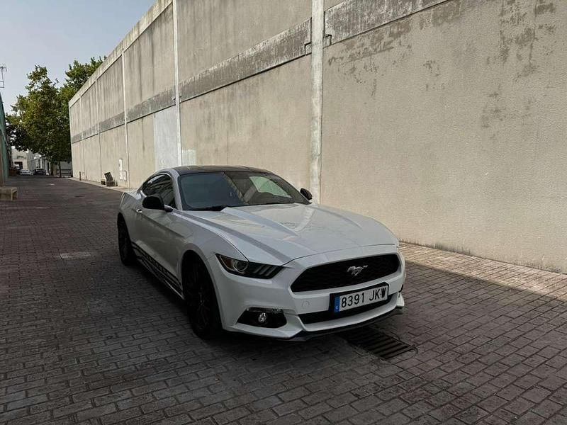 Usado Ford Mustang Fastback 314 CV (230 kW) 2017 Blanco Coupe