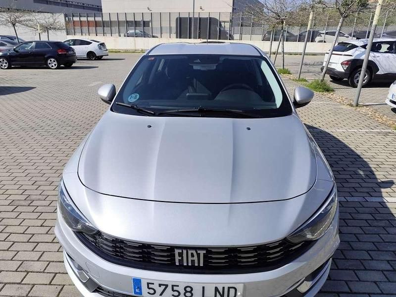 Usado Fiat Tipo 99 CV (72 kW) 2021 Plateado Utilitario