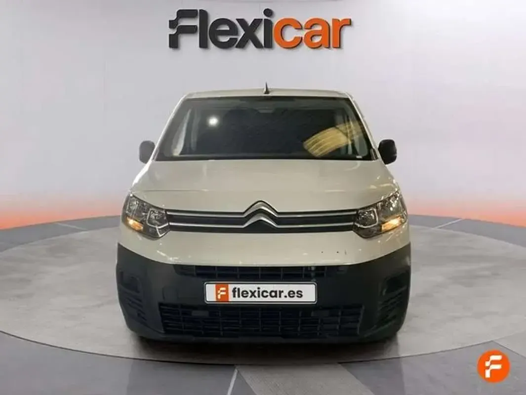 Usado Citroën Berlingo 102 CV (75 kW) 2021 Blanco Monovolumen
