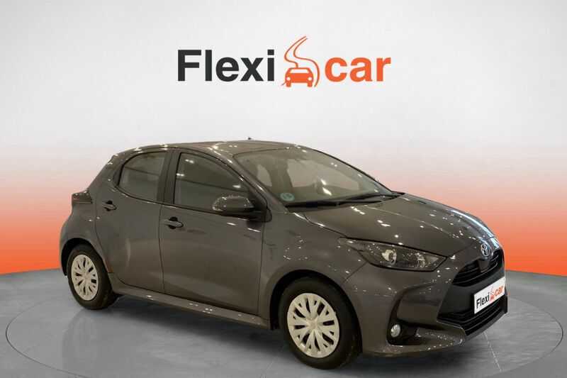 Gris Usado 2022 Toyota Yaris Hybrid Active Berlina | 14.780 € (Super precio) - Imagen 1/4