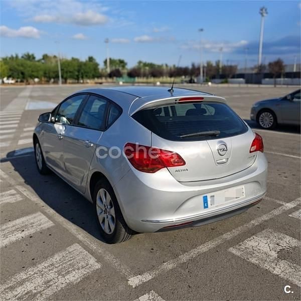 Usado Opel Astra Selective 110 CV (80 kW) 2015 Gris / plata Berlina