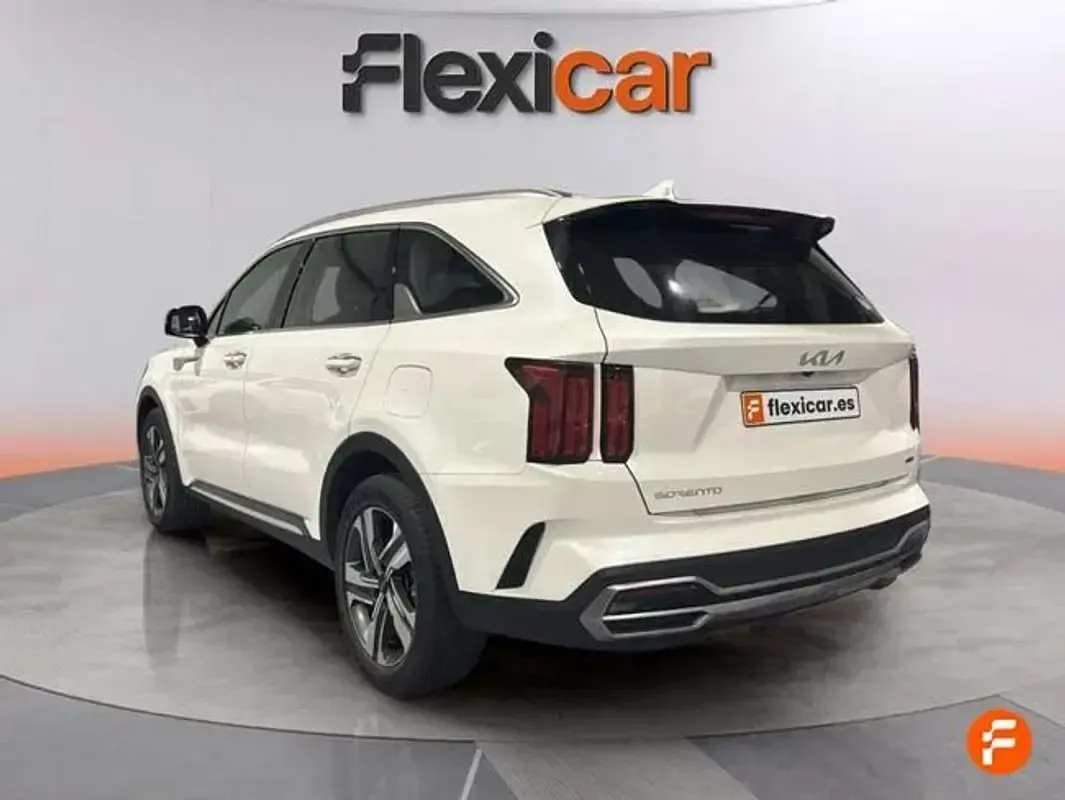 Usado Kia Sorento 232 CV (170 kW) 2023 Gris SUV