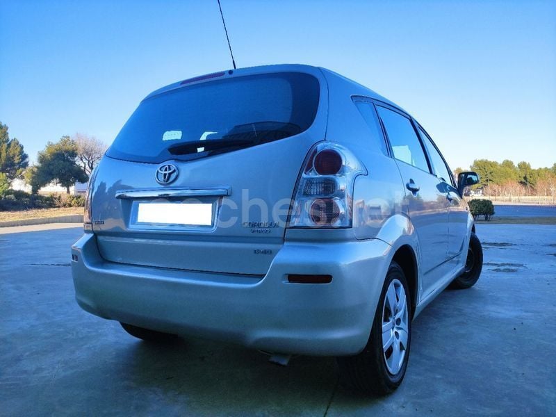 Usado Toyota Corolla Verso Sport 177 CV (130 kW) 2009 Gris / plata Monovolumen