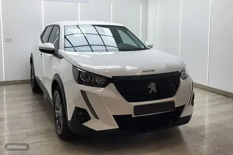 Usado Peugeot 2008 Active 100 CV (73 kW) 2021 Blanco SUV