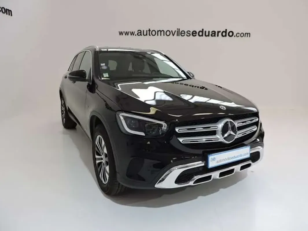 Usado Mercedes GLC300e 320 CV (235 kW) 2021 Negro SUV