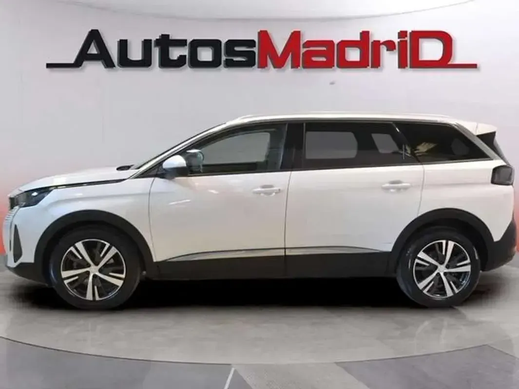 Usado Peugeot 5008 Allure 131 CV (96 kW) 2021 Blanco SUV