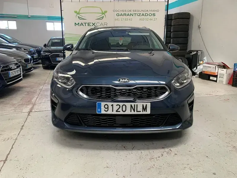 Używany Kia Ceed 115 KM (84 kW) 2020 Niebieski Hatchback