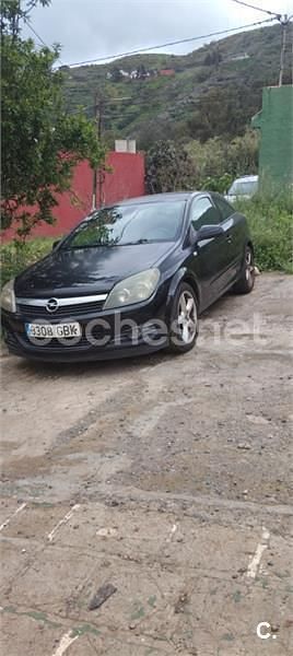 Usado Opel Astra GTC Cosmo 150 CV (110 kW) 2008 Negro Berlina
