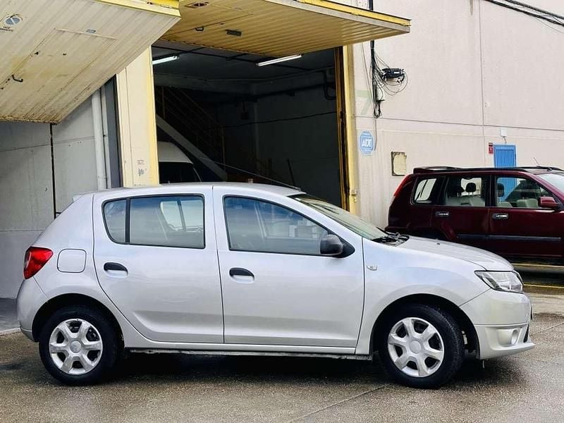 Usado Dacia Sandero Ambiance 75 CV (55 kW) 2015 Utilitario