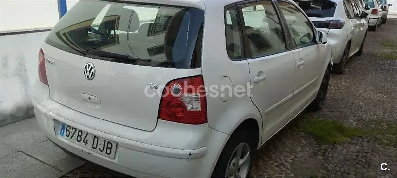 Usado VW Polo Advance 75 CV (55 kW) 2005 Blanco Utilitario