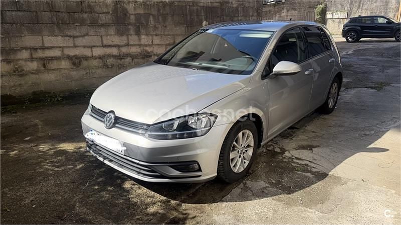 Usado VW Golf VII Advance 115 CV (84 kW) 2019 Gris / plata Berlina
