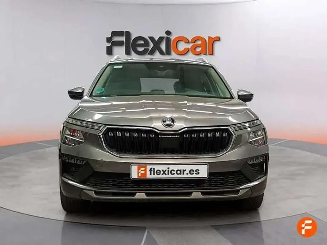 Usado Skoda Kamiq Selection 116 CV (85 kW) 2024 Gris SUV