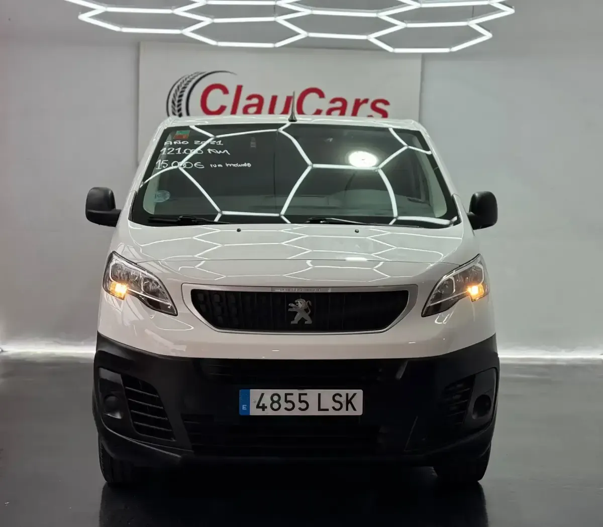 Używany Peugeot Expert S 100 KM (73 kW) 2021 Biały Van