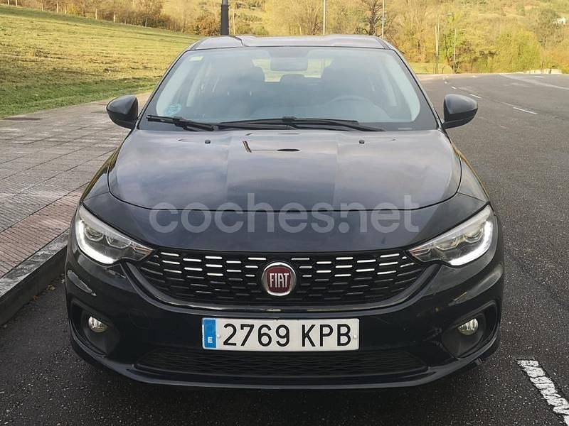 Usado Fiat Tipo Easy 95 CV (69 kW) 2017 Negro Berlina