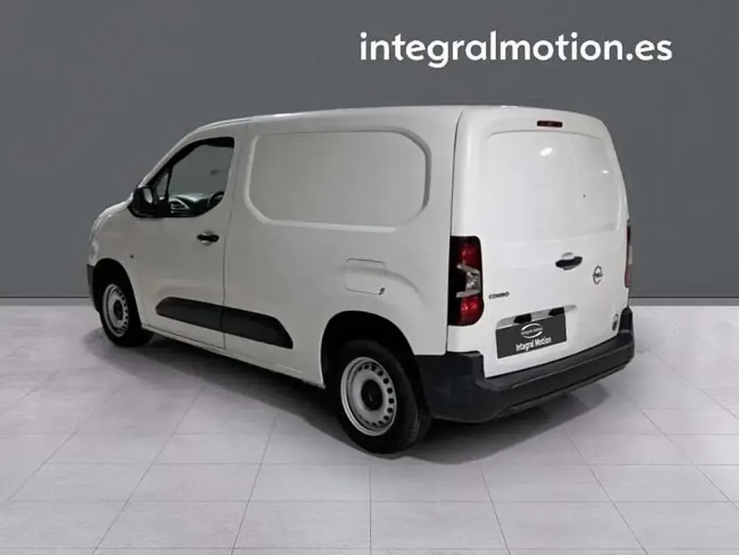 Usado Opel Combo 75 CV (55 kW) 2020 Blanco Monovolumen