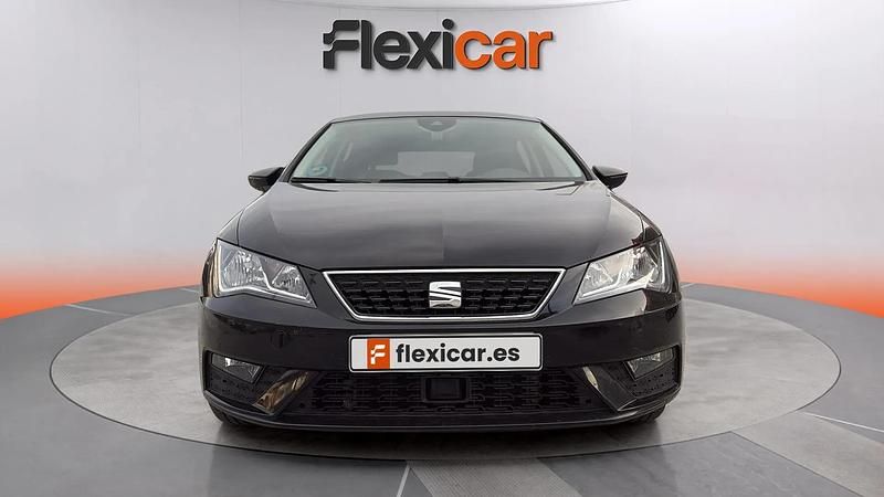 Usado Seat Leon Style 130 CV (95 kW) 2020 Negro Berlina