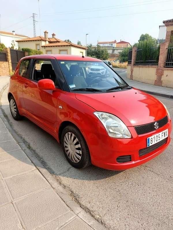 Rojo Usado 2007 Suzuki Swift GL Utilitario | 4200 € (Buen precio) - Imagen 1/4