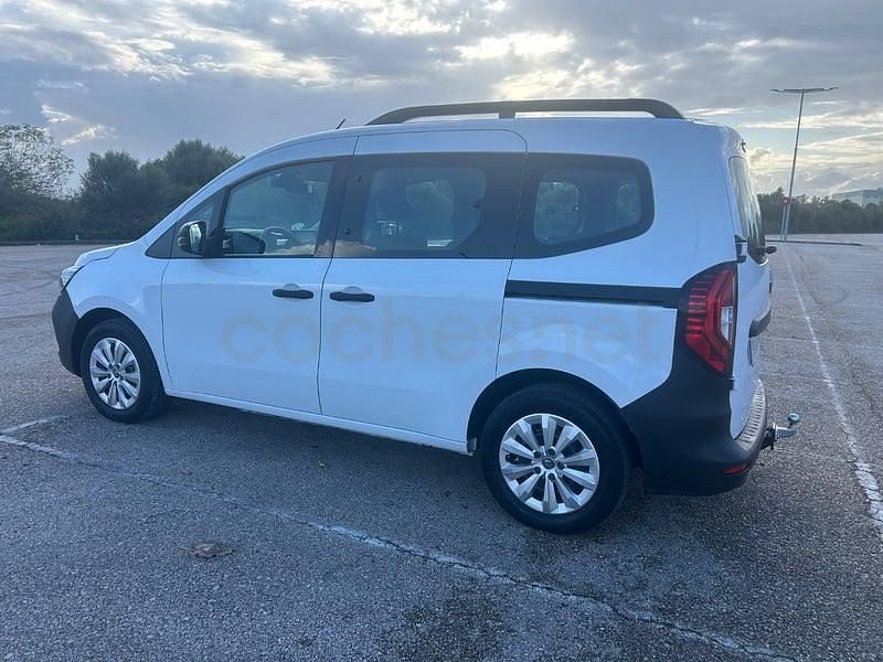 Usado Renault Kangoo 95 CV (69 kW) 2023 Blanco Monovolumen