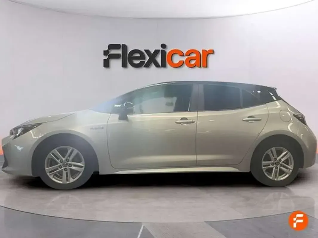Usado Toyota Corolla 122 CV (89 kW) 2020 Gris Berlina