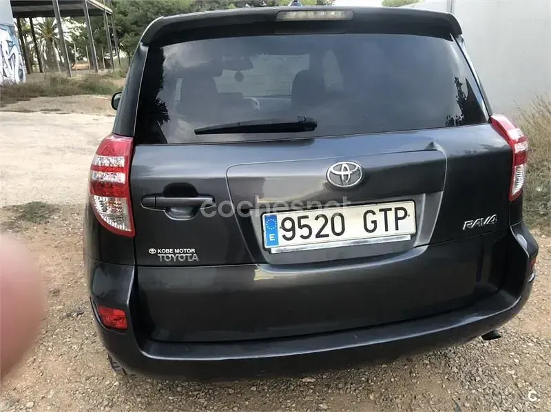 Usado Toyota RAV4 Advance 150 CV (110 kW) 2010 Gris / plata SUV