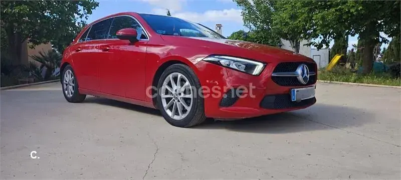 Usado Mercedes A180 109 CV (80 kW) 2019 Rojo Berlina