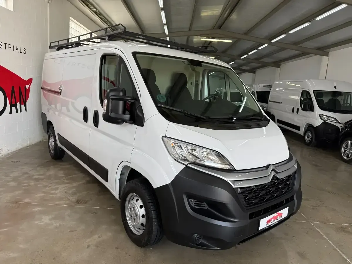Usado Citroën Jumper 120 CV (88 kW) 2024 Blanco Monovolumen