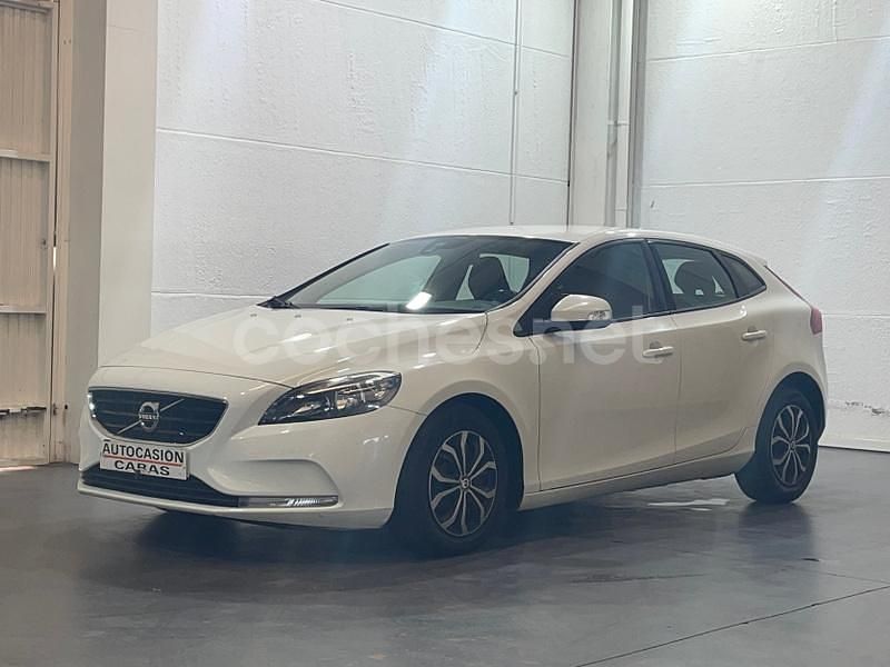 Blanco Usado 2013 Volvo V40 Kinetic Familiar | 7800 € (Un poco caro) - Imagen 1/4