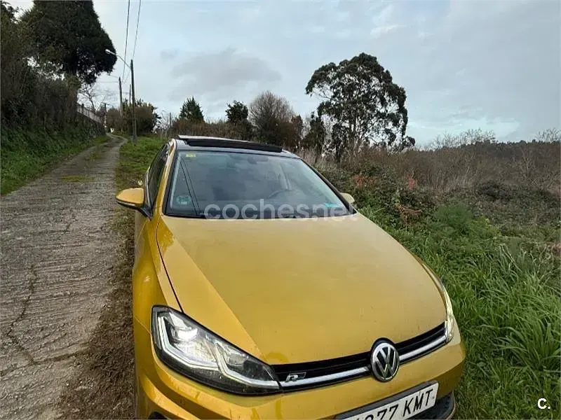 Usado VW Golf VII Sportline 115 CV (84 kW) 2018 Amarillo Familiar