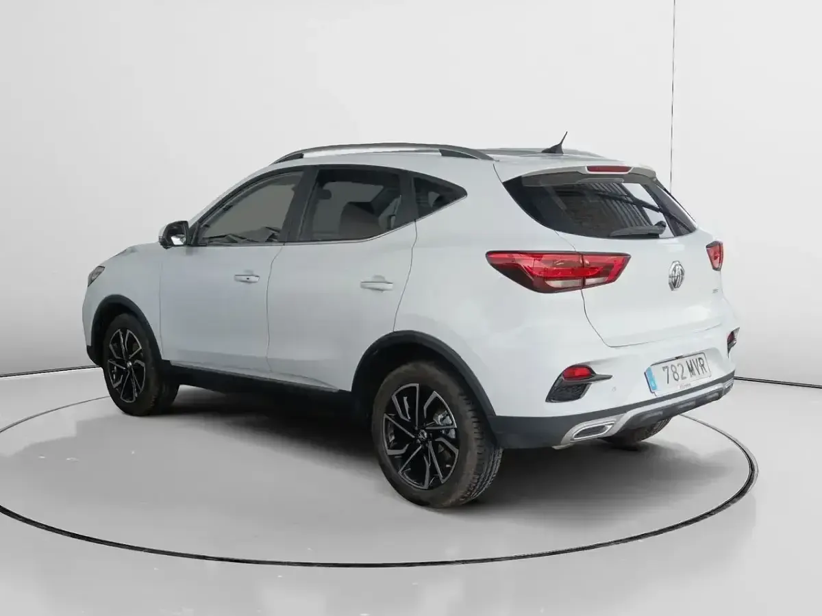 Begagnad MG ZS Luxury 111 HK (81 kW) 2024 Vit SUV