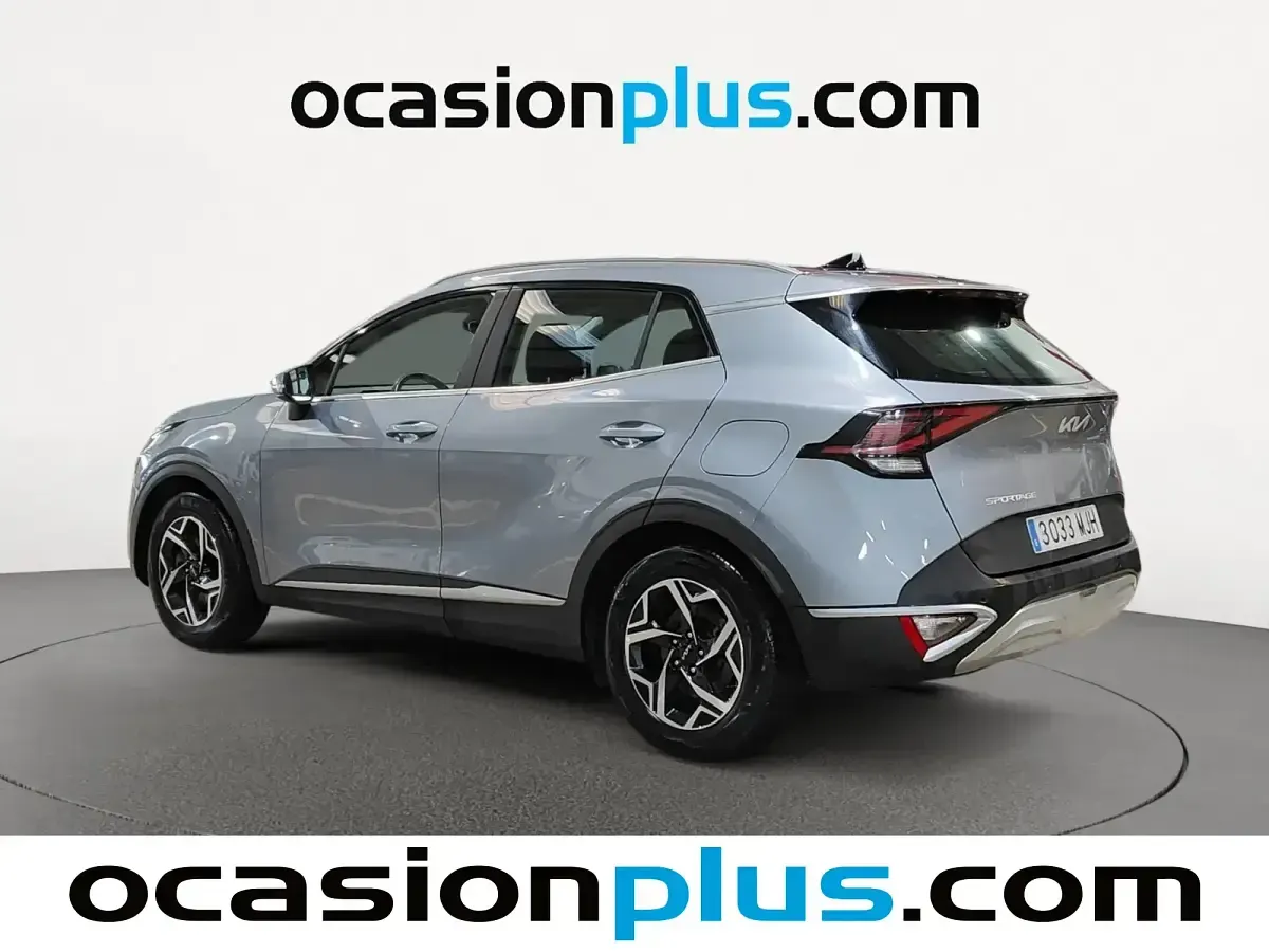 Usado Kia Sportage 136 CV (100 kW) 2023 Gris / plata SUV